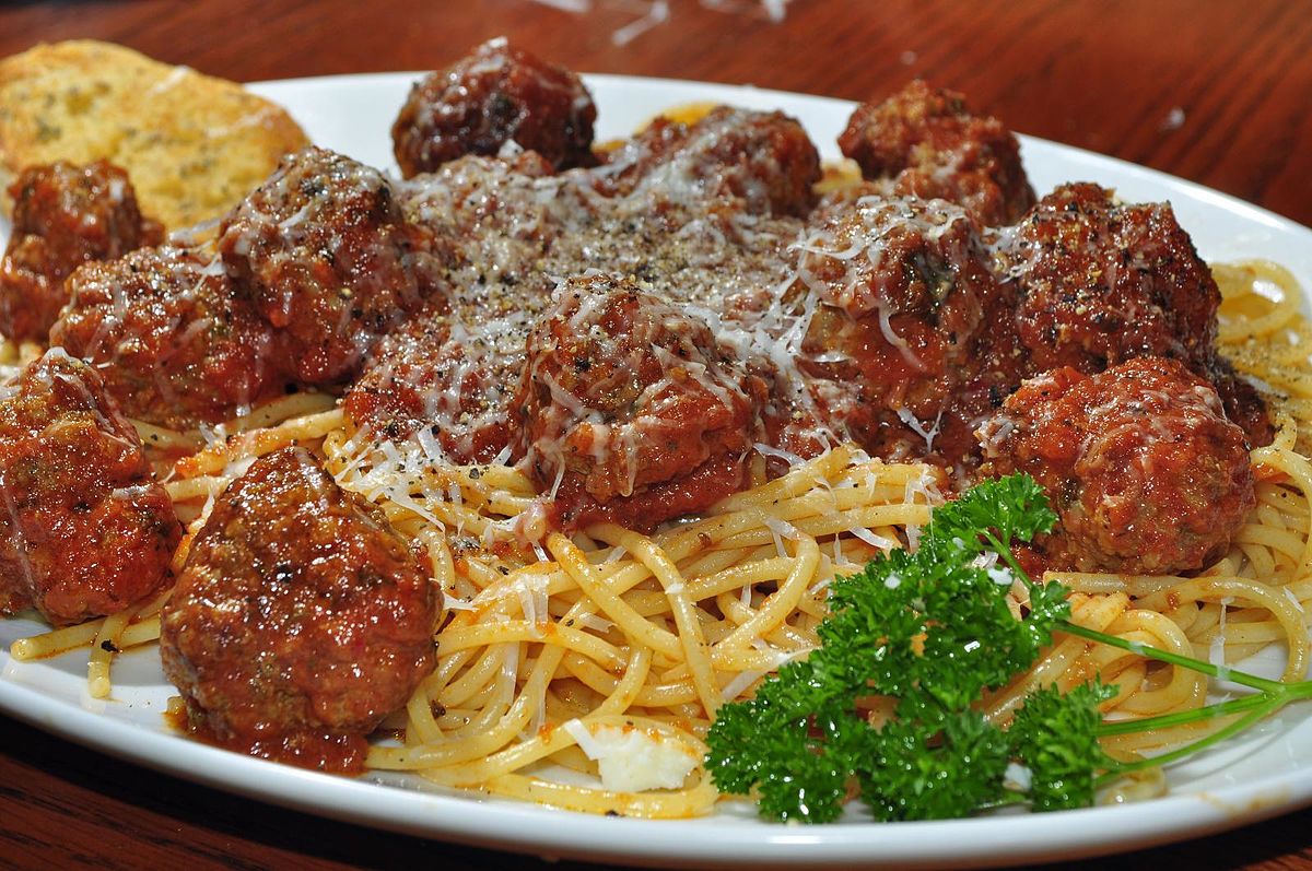 Spaghetti_and_meatballs_1
